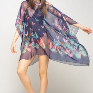 Rochie de plaja tip poncho cu fluturi pe fond bleumarin