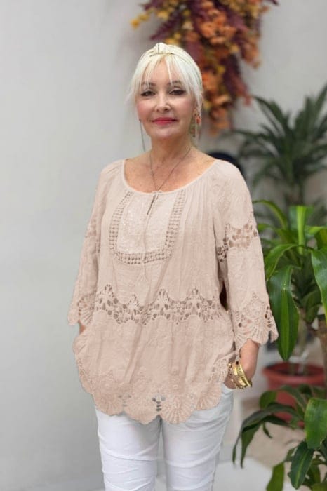 Bluza tip ie cu dantela si paiete fine incolore din matase si vascoza bej brodata măsuri mari