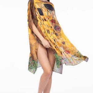 Rochie de plaja tip poncho din matase cu reproducere dupa   Sarutul    de Gustav Klimt măsuri mari