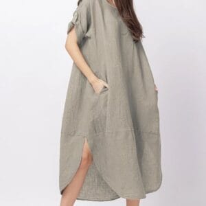 Rochie lalea oversize din in cu buzunare si crapaturi laterale rotunjite