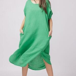 Rochie lalea oversize din in cu buzunare si crapaturi laterale rotunjite