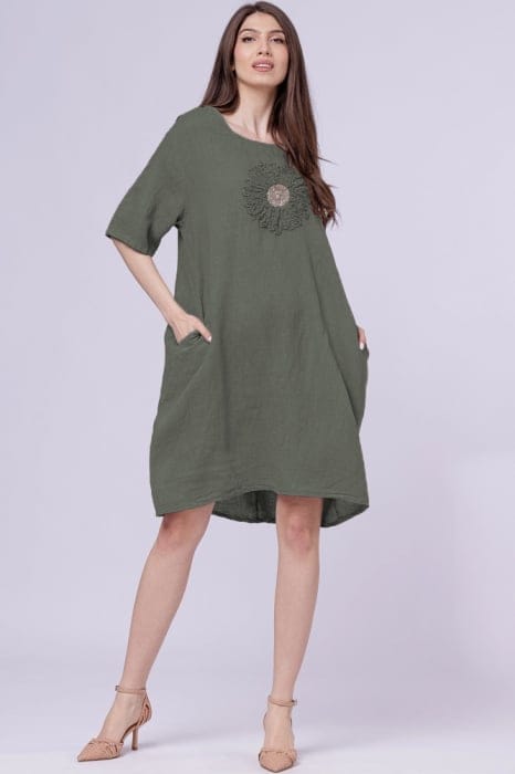 Rochie midi din in cu floare din paiete pe piept