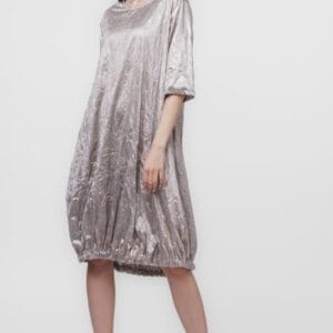 Rochie midi gogosar din material sifonat auriu măsuri mari