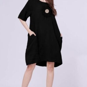 Rochie neagra midi din in cu floare din paiete mate pe piept măsuri mari